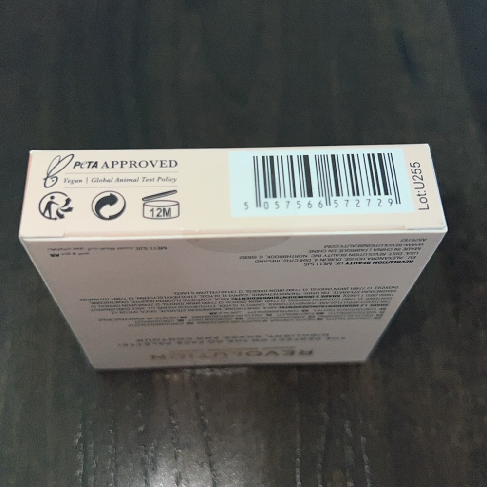 NIB Revolution Contour Powder Compact - Light - Picture 5 of 5